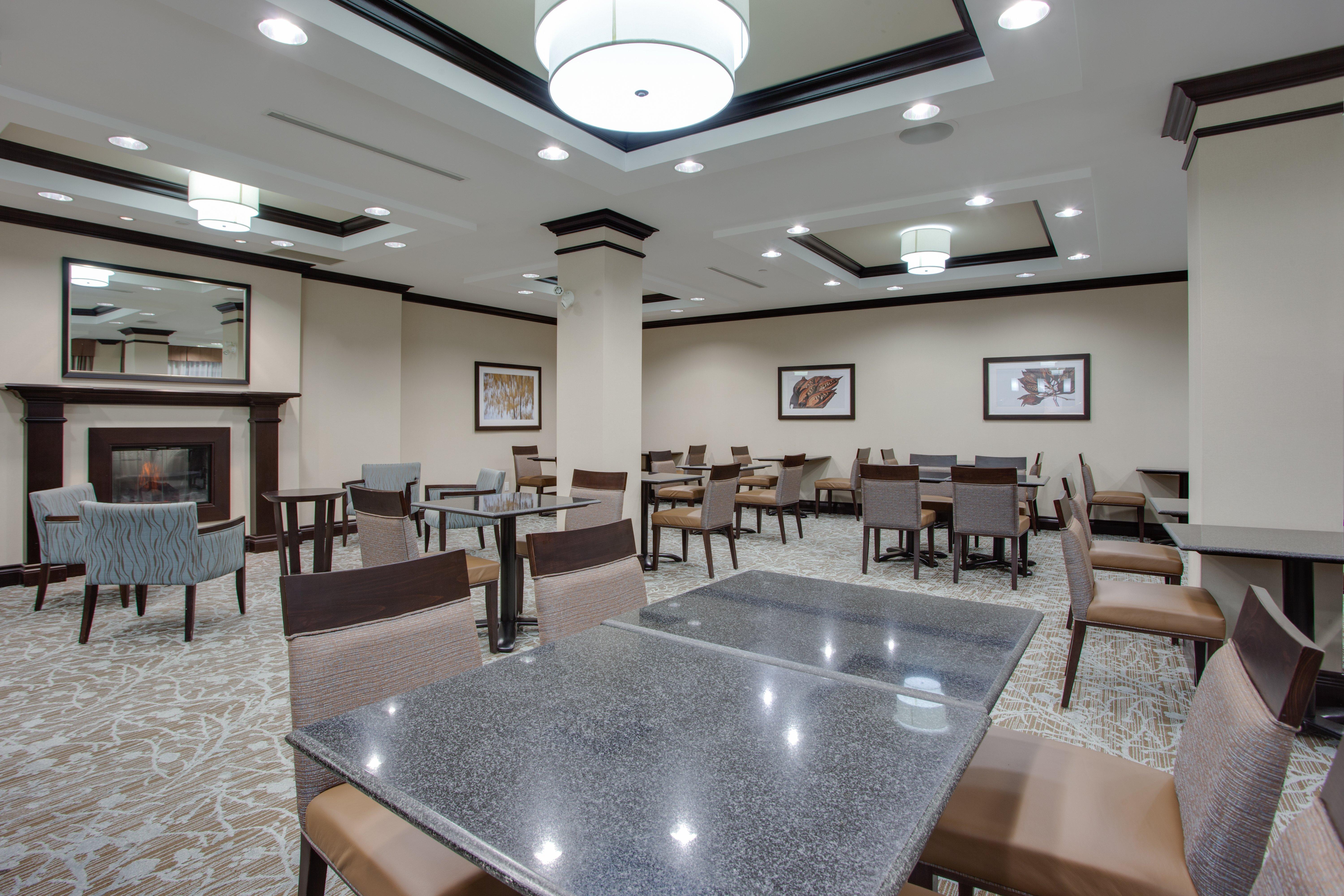 Holiday Inn Express & Suites Ottawa East-Orleans By Ihg Exterior photo