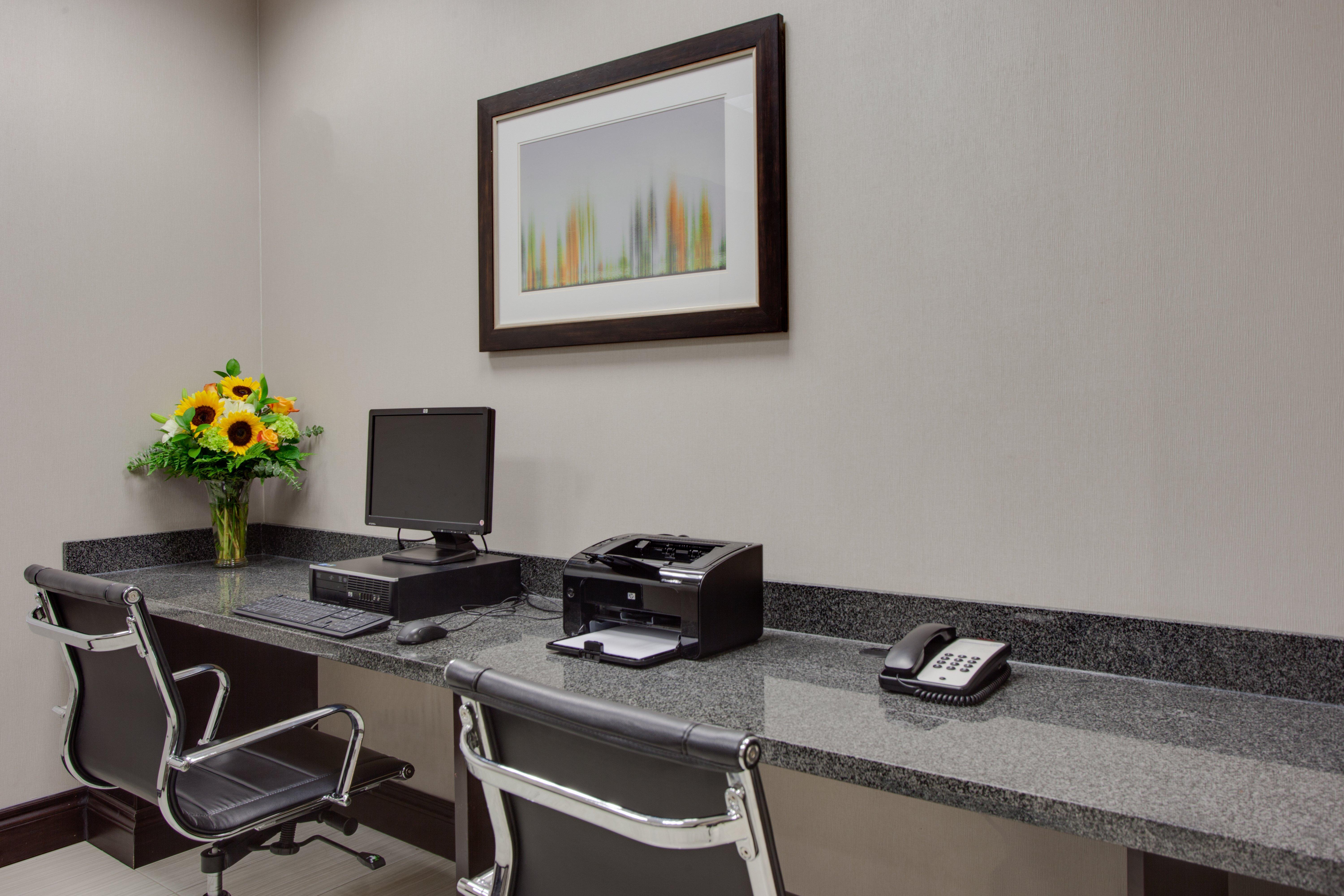 Holiday Inn Express & Suites Ottawa East-Orleans By Ihg Exterior photo