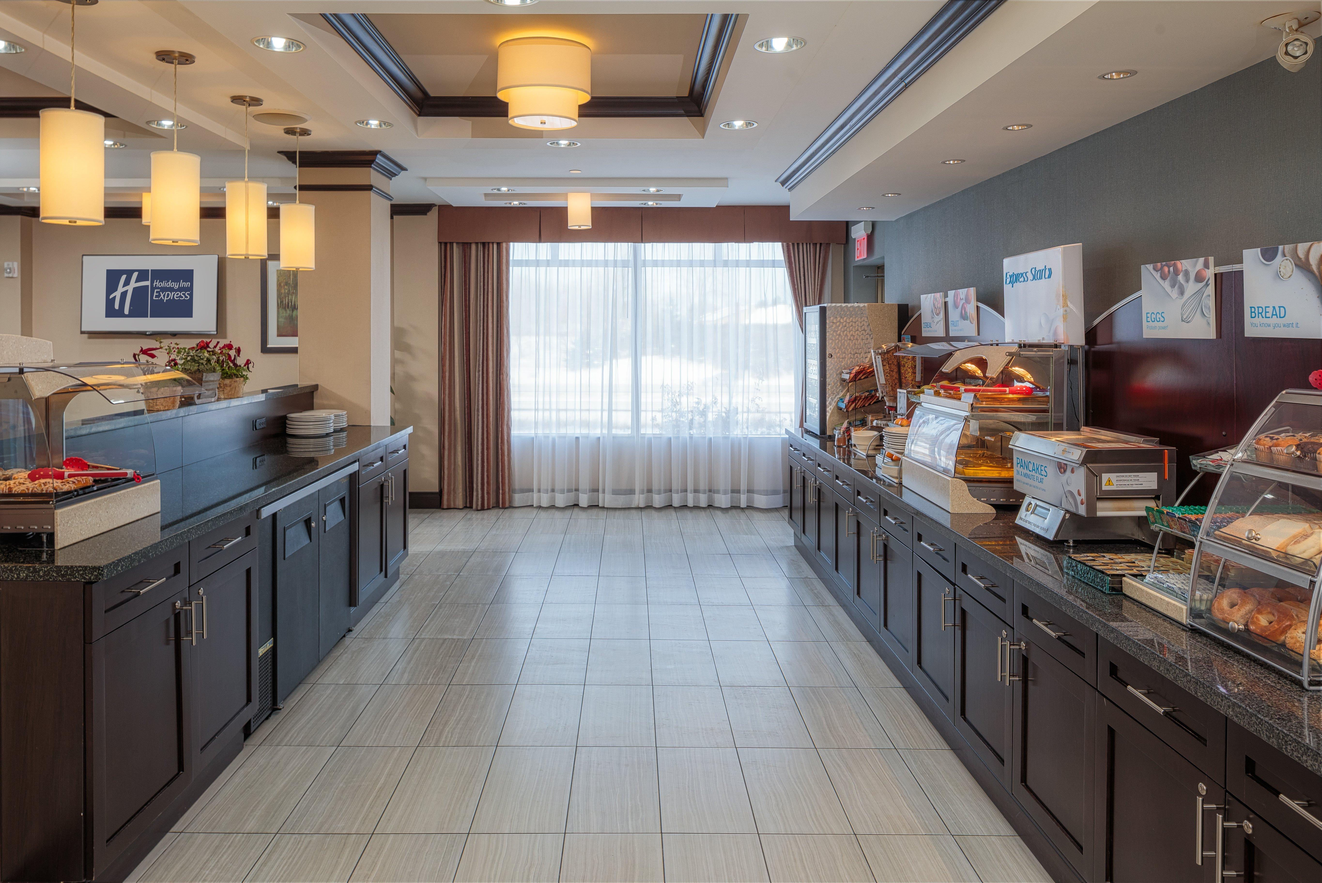 Holiday Inn Express & Suites Ottawa East-Orleans By Ihg Exterior photo