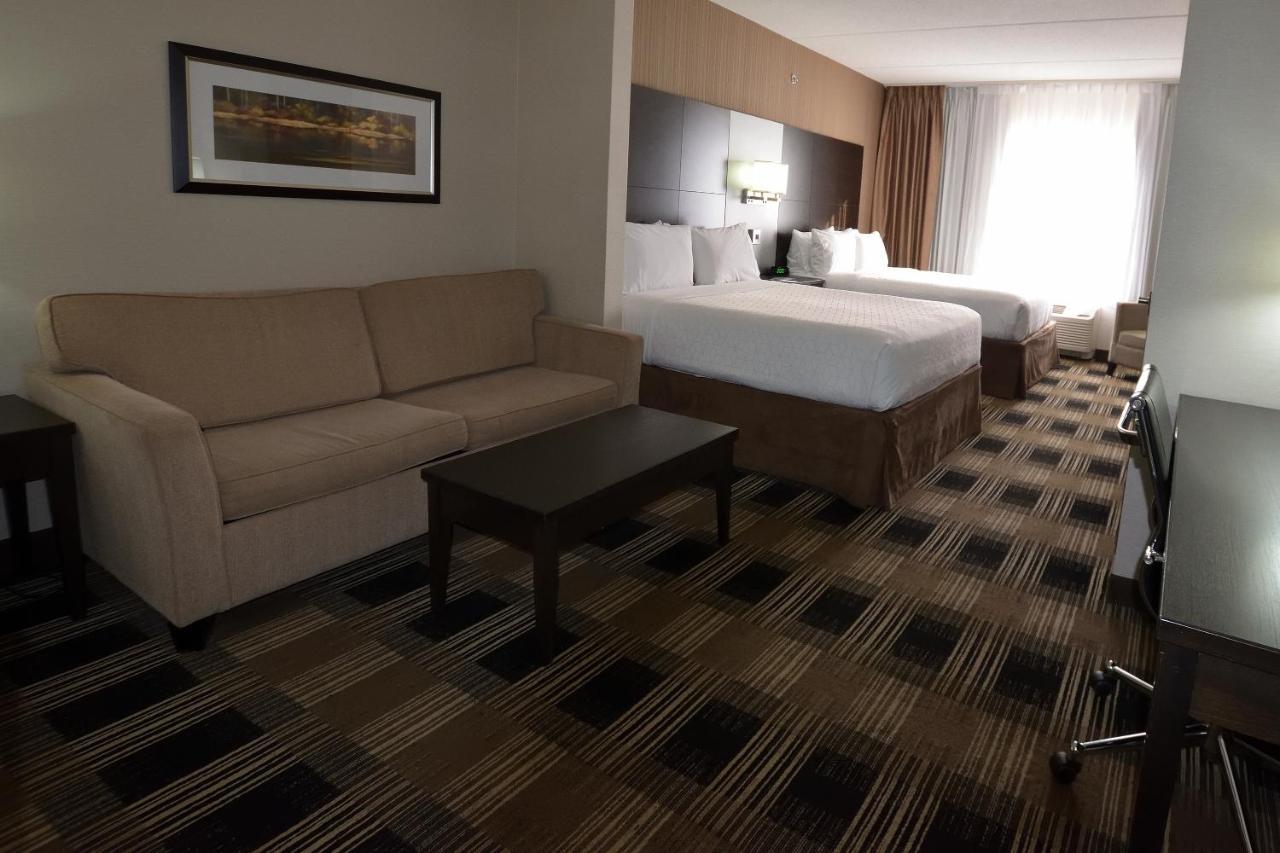 Holiday Inn Express & Suites Ottawa East-Orleans By Ihg Exterior photo