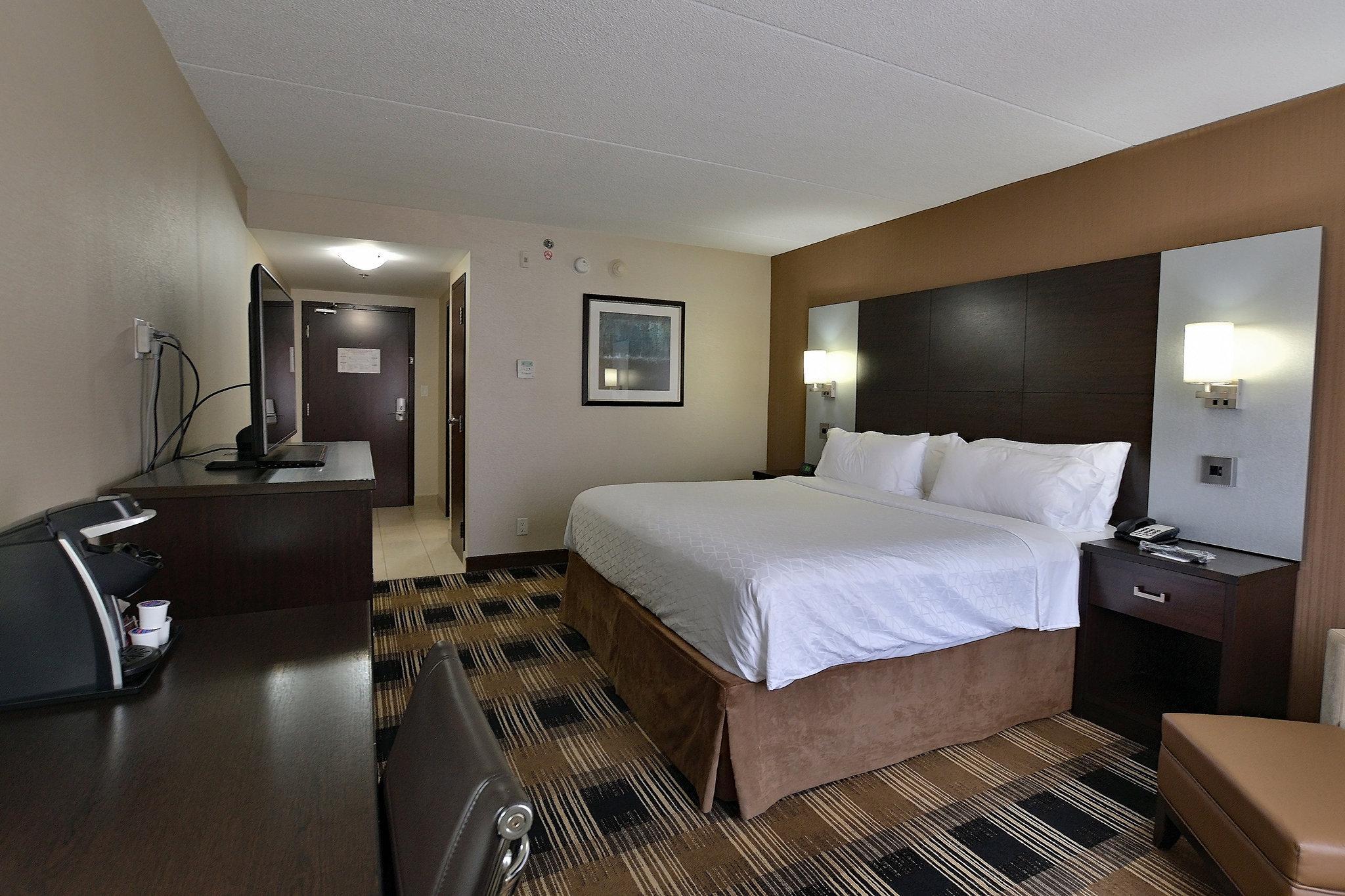 Holiday Inn Express & Suites Ottawa East-Orleans By Ihg Exterior photo