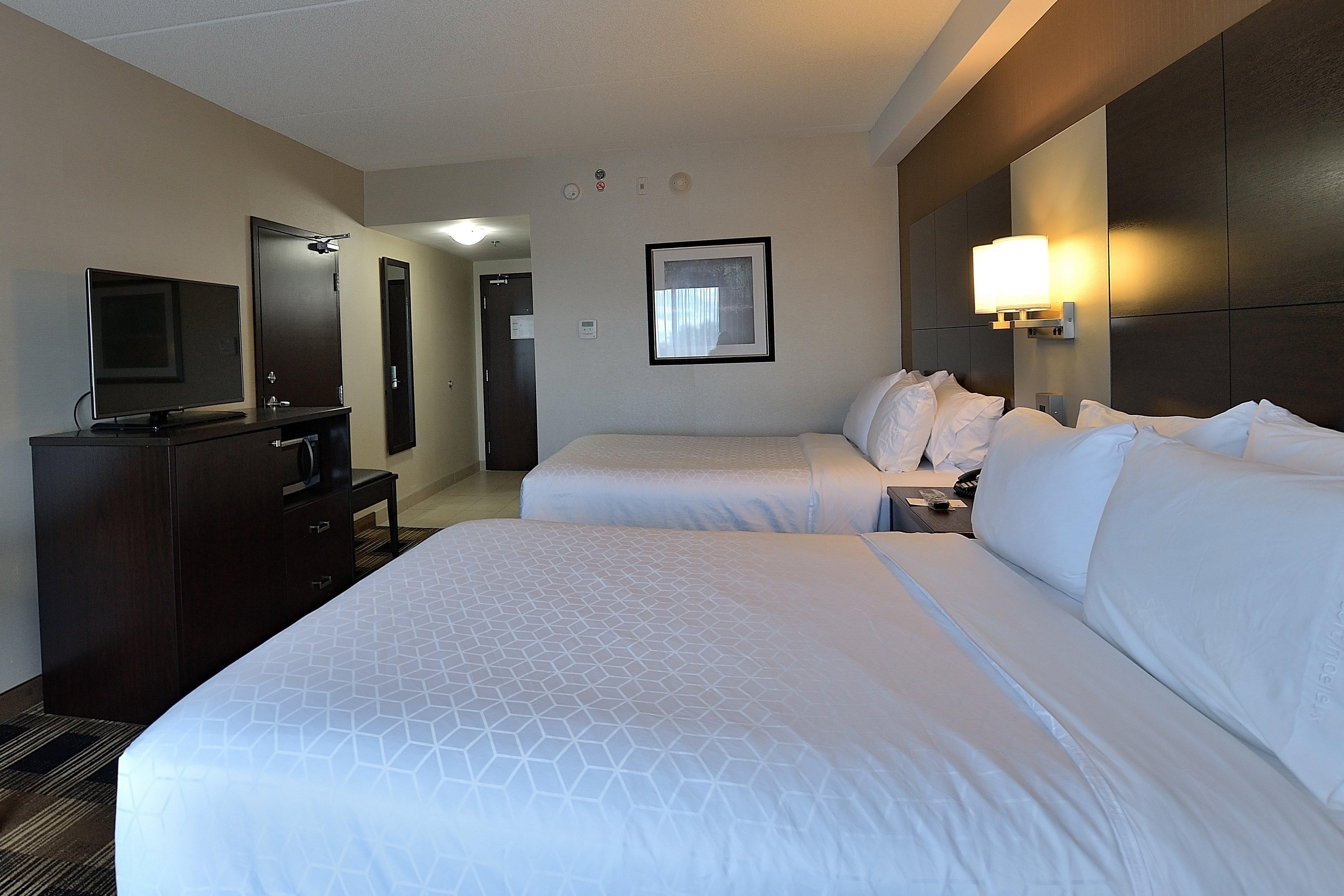 Holiday Inn Express & Suites Ottawa East-Orleans By Ihg Exterior photo