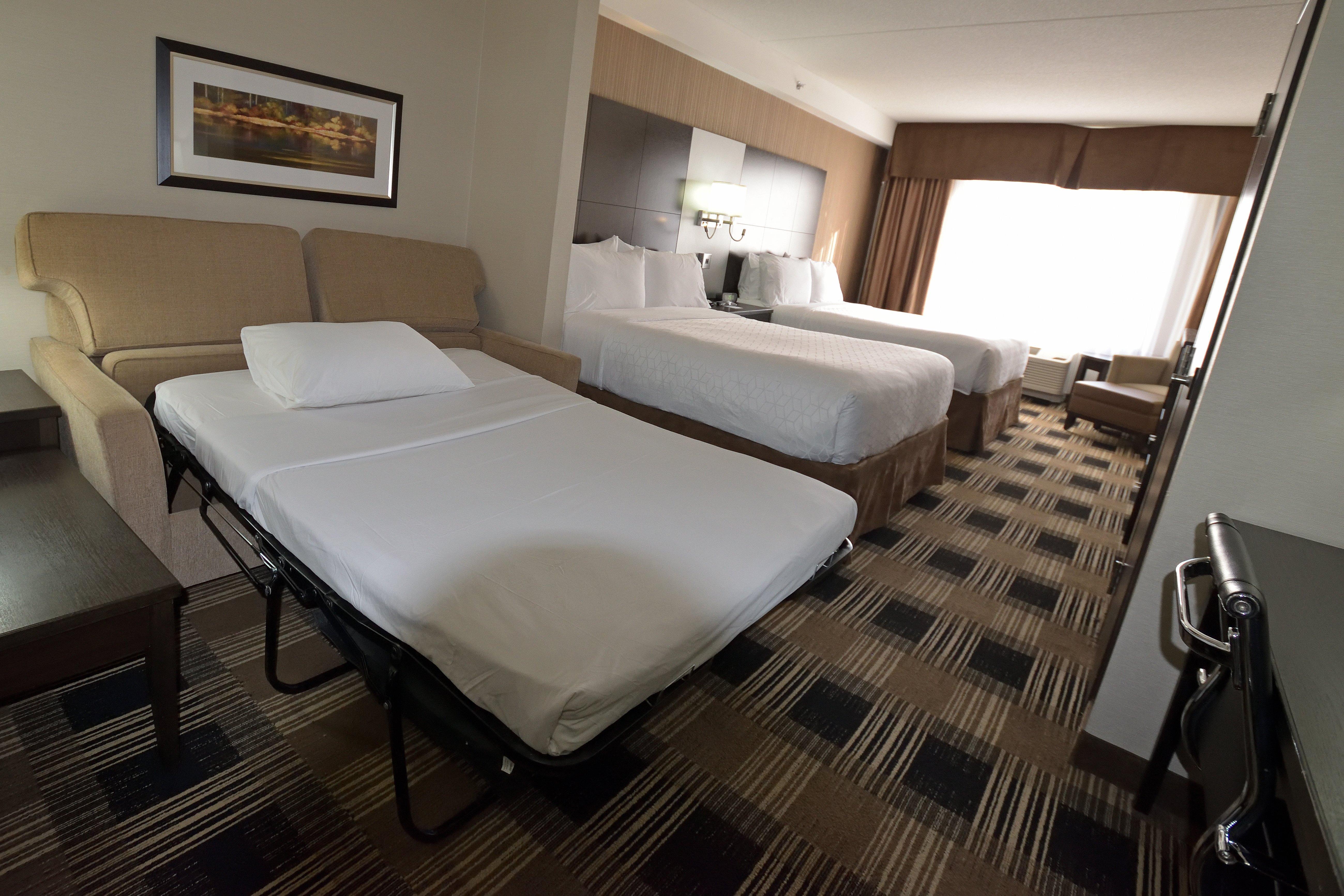 Holiday Inn Express & Suites Ottawa East-Orleans By Ihg Exterior photo