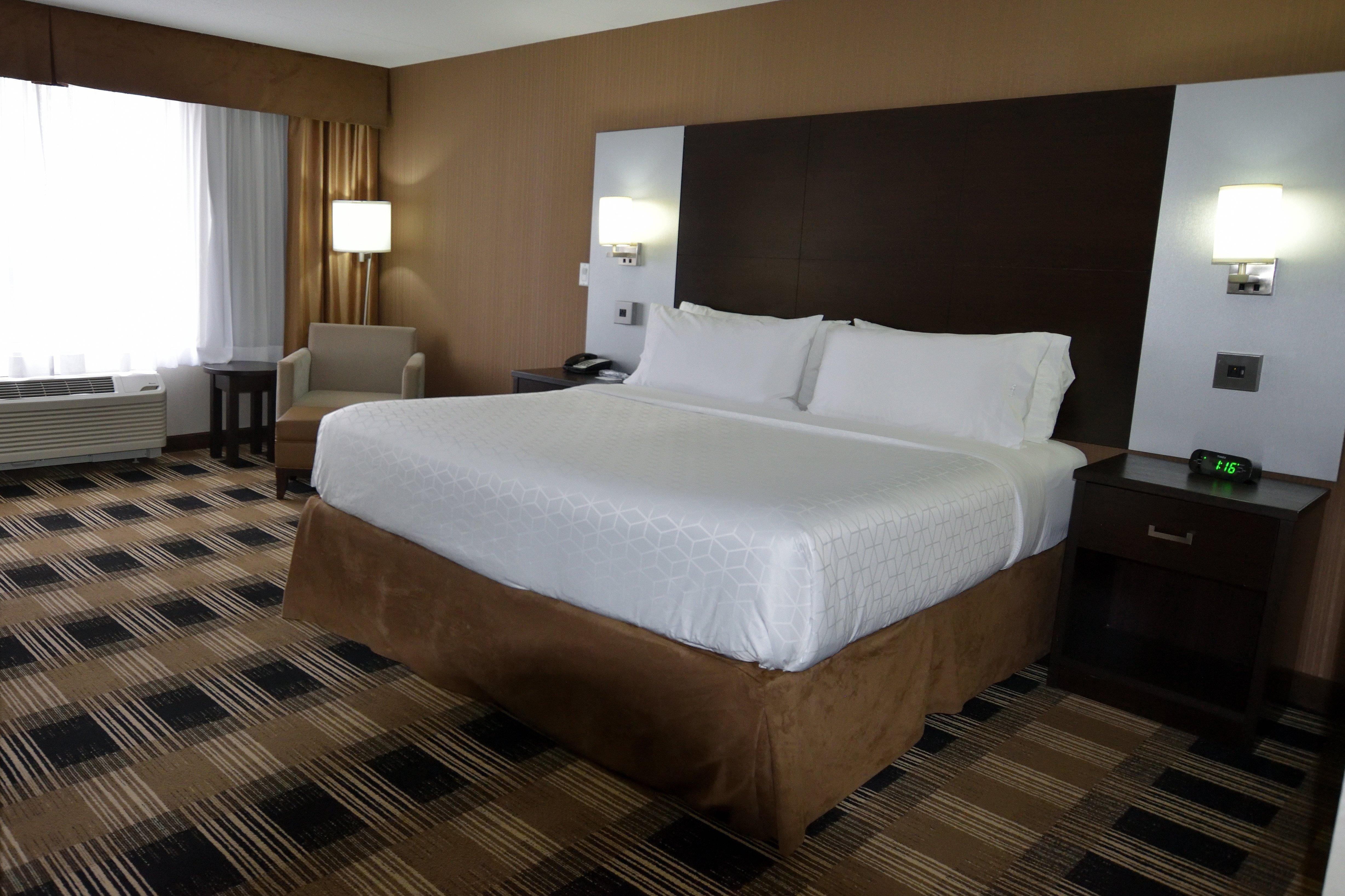 Holiday Inn Express & Suites Ottawa East-Orleans By Ihg Exterior photo