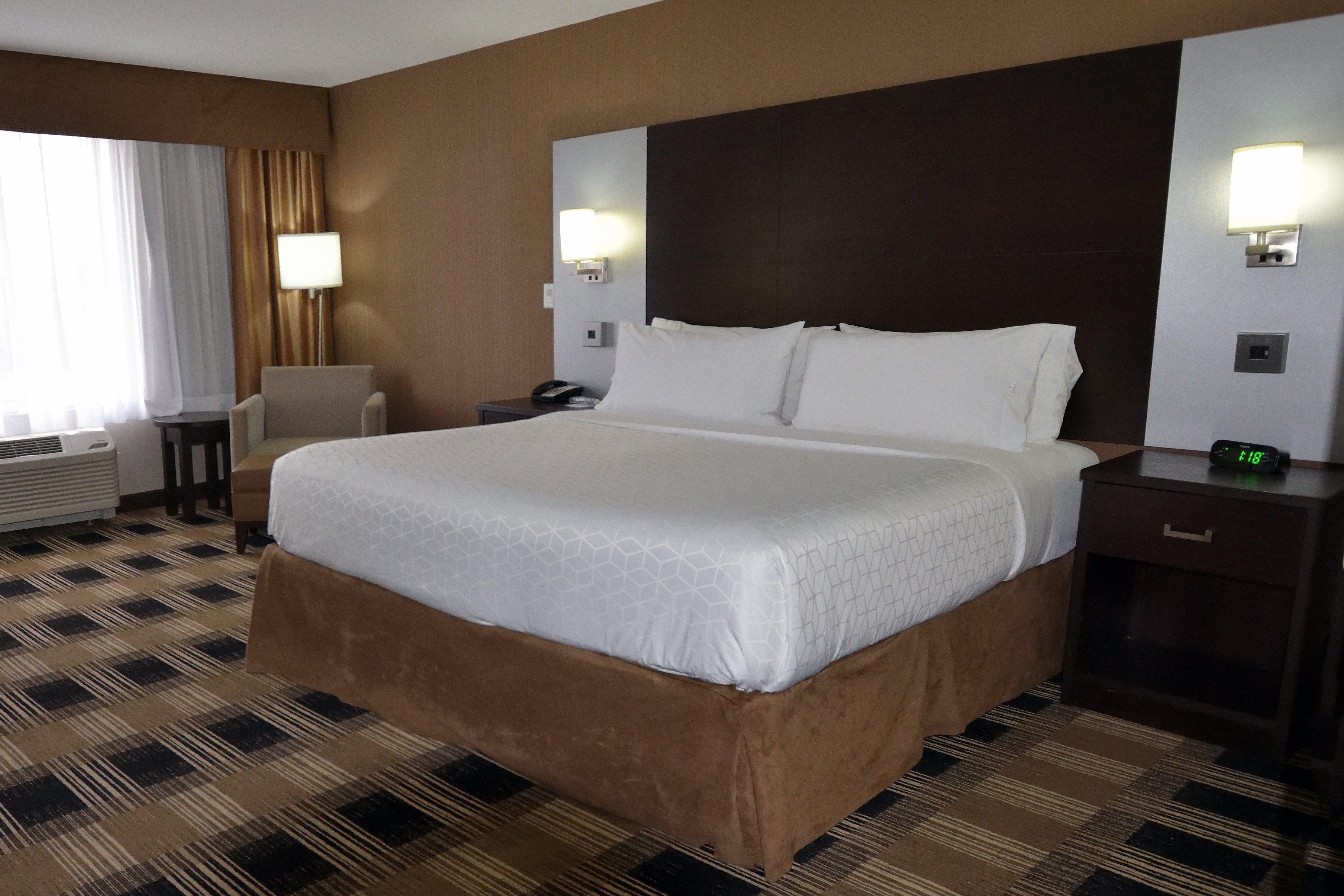 Holiday Inn Express & Suites Ottawa East-Orleans By Ihg Exterior photo