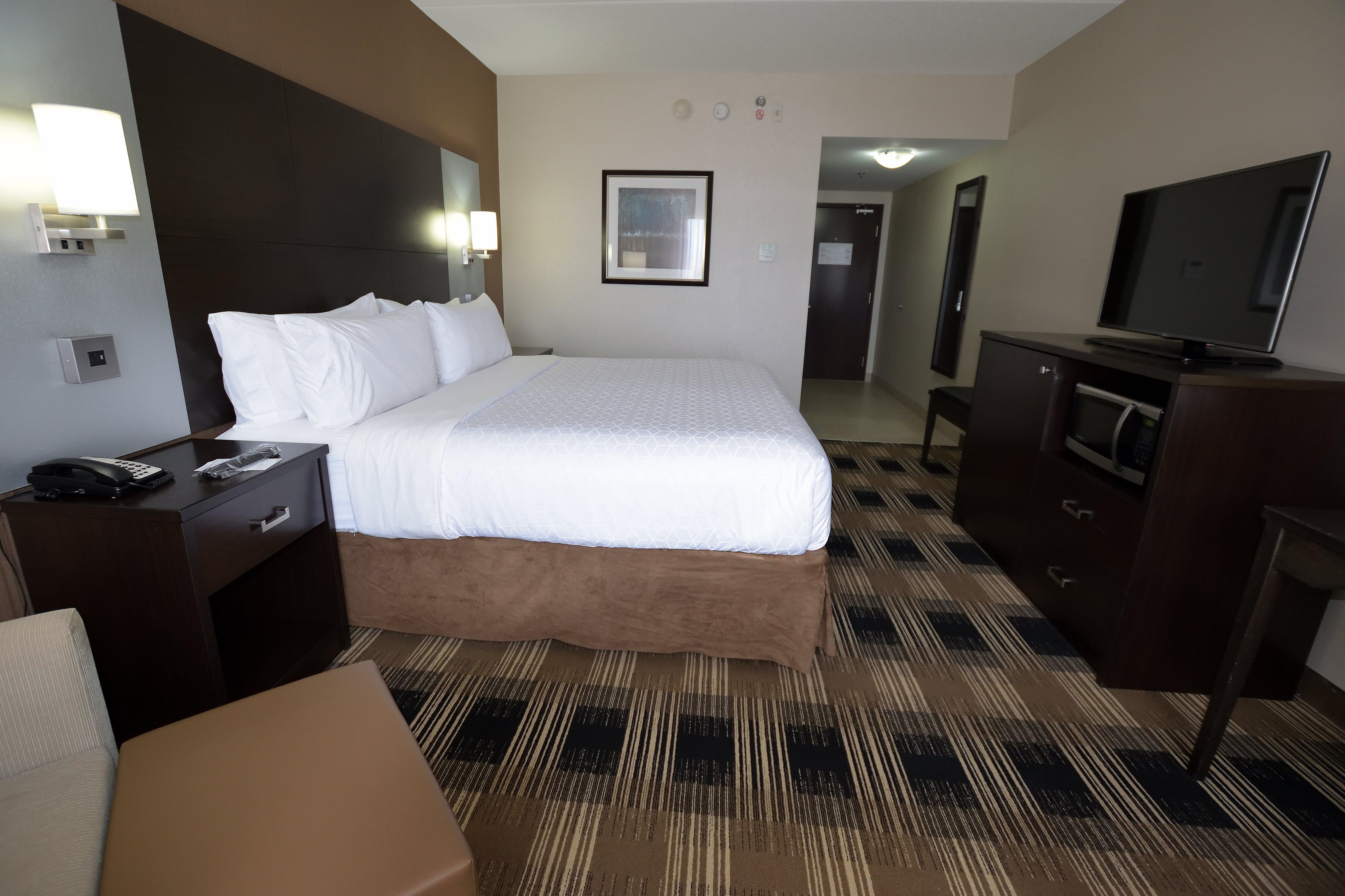 Holiday Inn Express & Suites Ottawa East-Orleans By Ihg Exterior photo