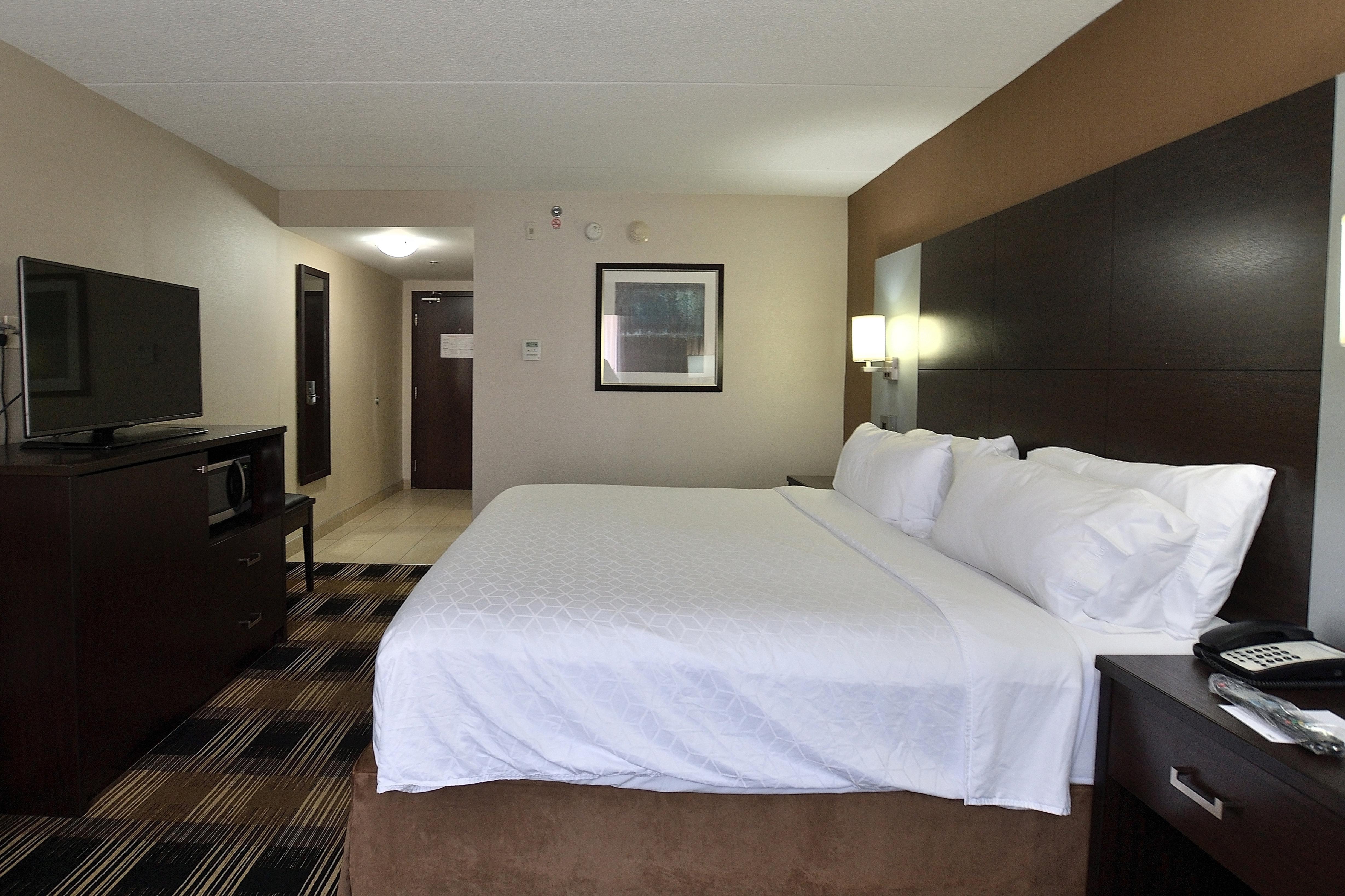 Holiday Inn Express & Suites Ottawa East-Orleans By Ihg Exterior photo