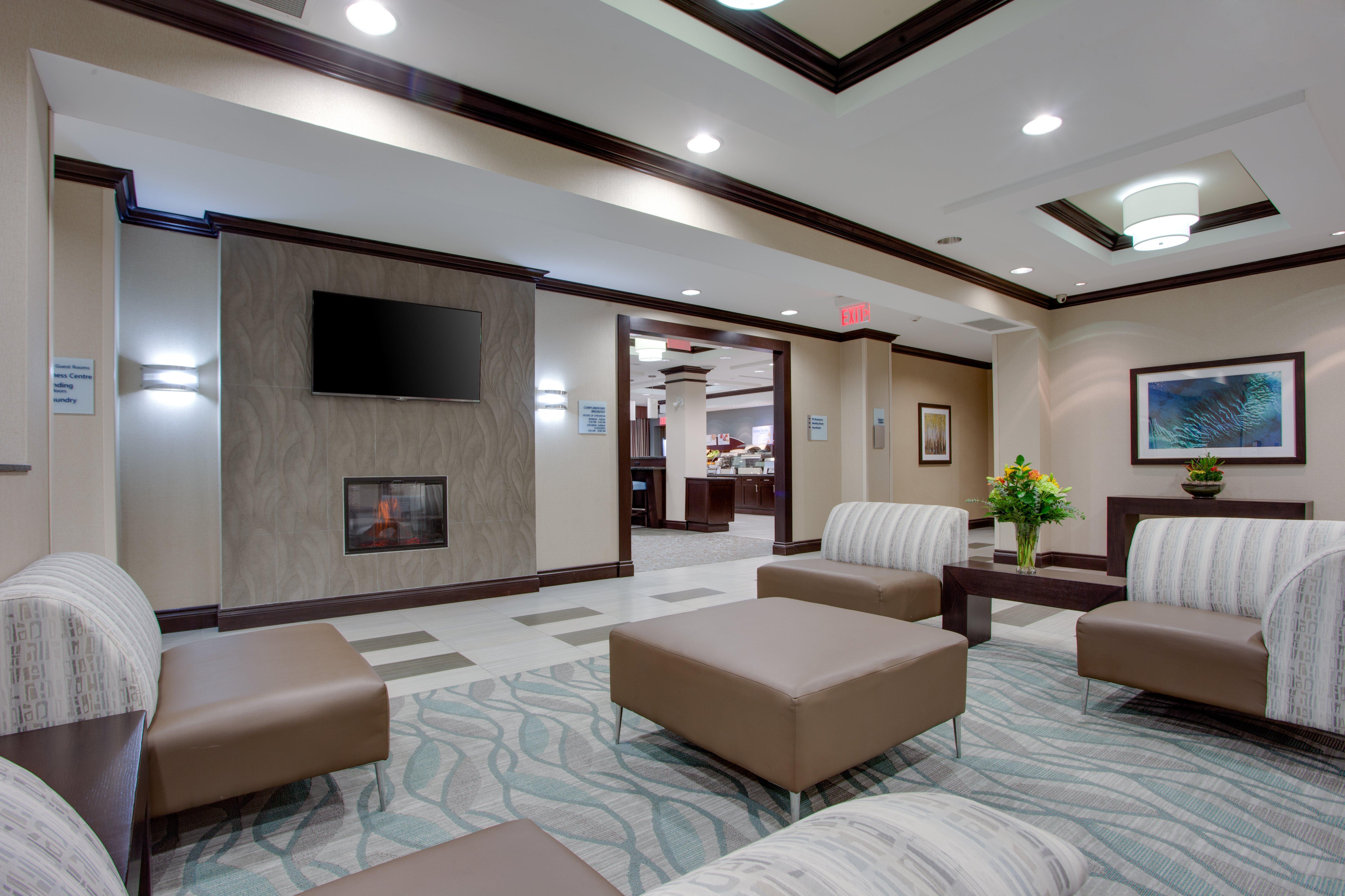Holiday Inn Express & Suites Ottawa East-Orleans By Ihg Exterior photo