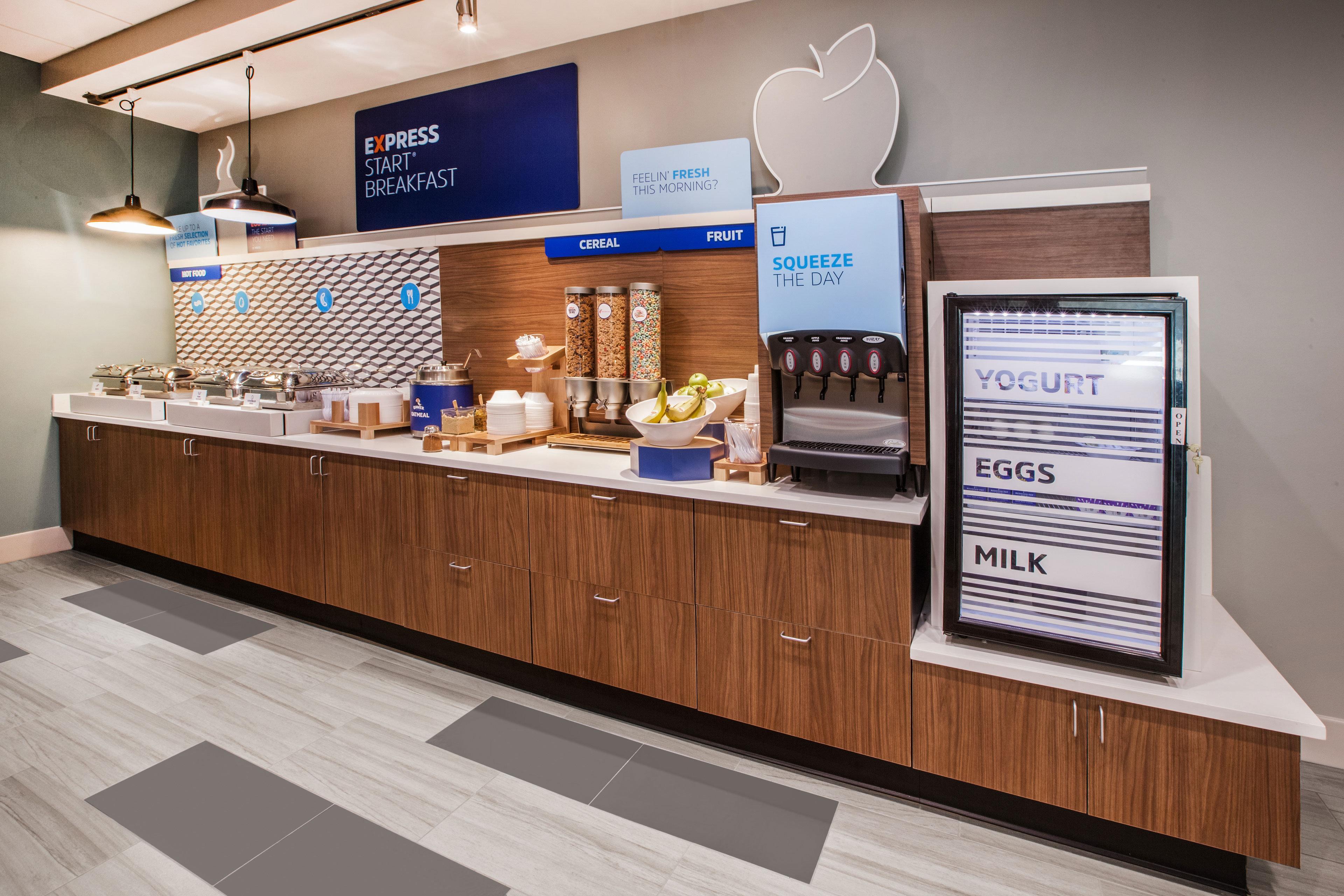 Holiday Inn Express & Suites Ottawa East-Orleans By Ihg Exterior photo