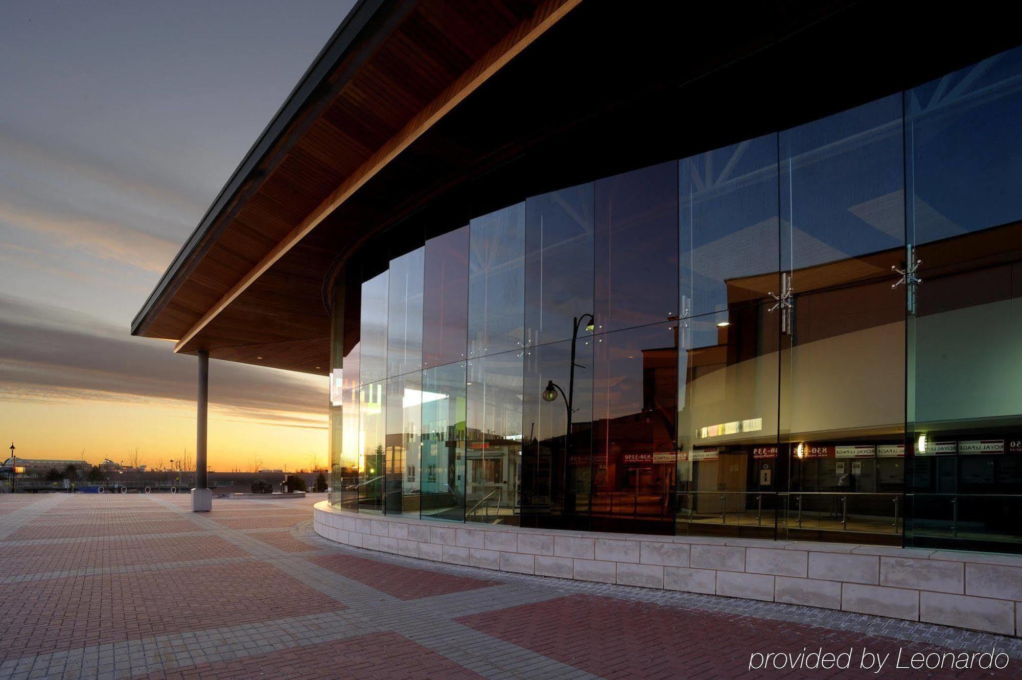Holiday Inn Express & Suites Ottawa East-Orleans By Ihg Exterior photo