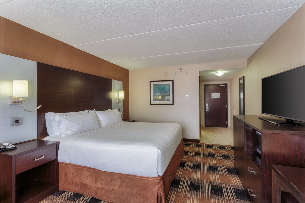 Holiday Inn Express & Suites Ottawa East-Orleans By Ihg Exterior photo
